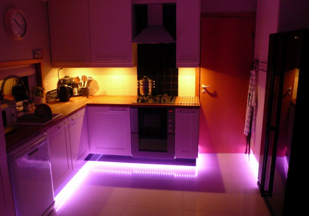 Светодиодная лента на кухне: выбор ленты, места установки и монтаж